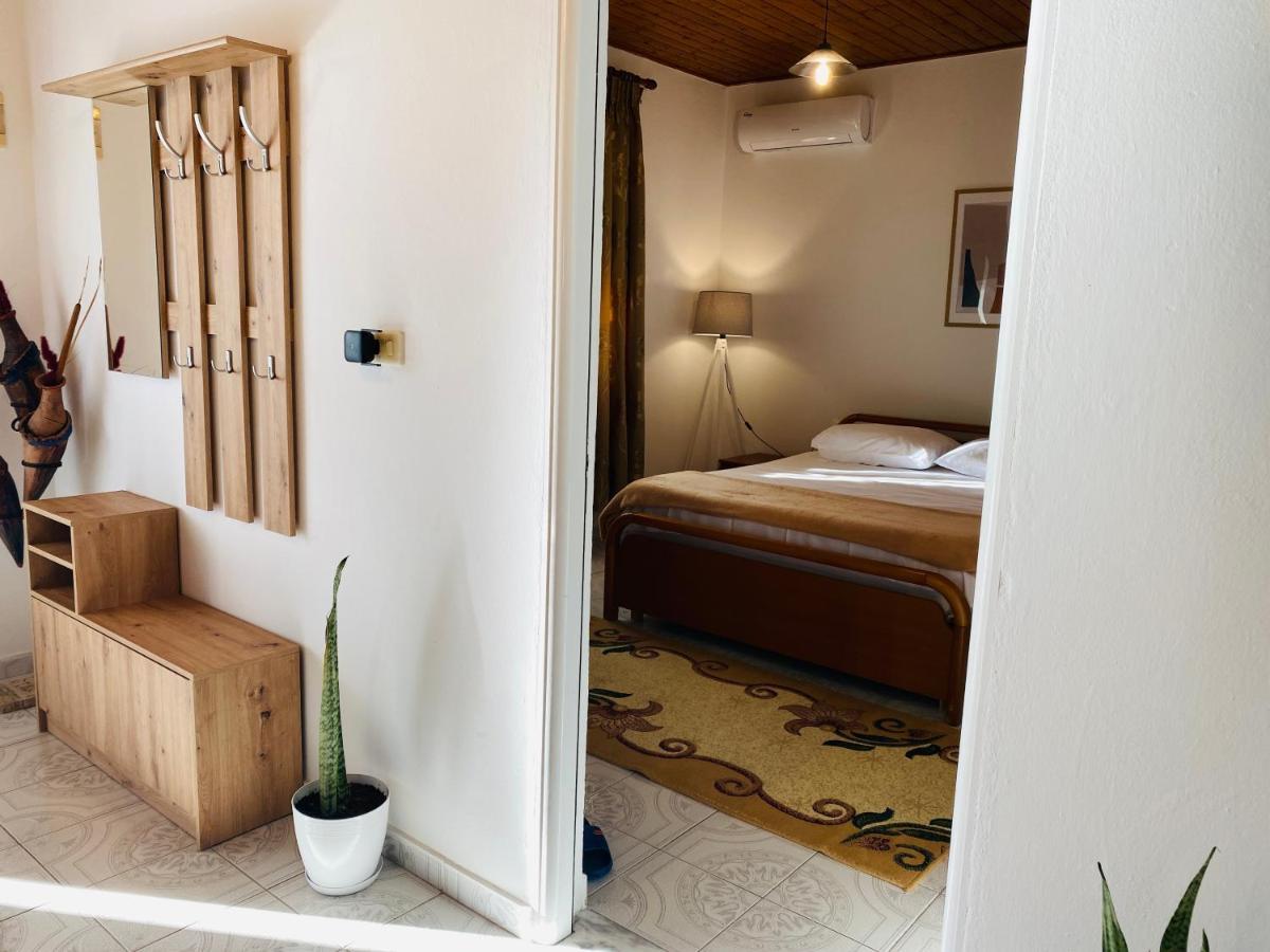 Mia Guest House - Entire Home With Balcony & Garden Divjake Exterior foto