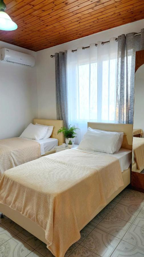 Mia Guest House - Entire Home With Balcony & Garden Divjake Exterior foto